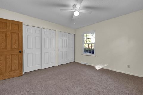 Tiny photo for 49 Kenwick Circle, Granville, OH 43023 (MLS # 225039579)