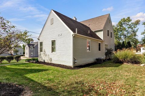 Tiny photo for 5818 Crescent Court, Worthington, OH 43085 (MLS # 225036953)