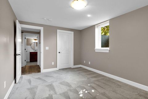 Tiny photo for 5818 Crescent Court, Worthington, OH 43085 (MLS # 225036953)