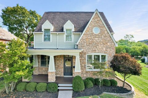 Photo of 5818 Crescent Court, Worthington, OH 43085 (MLS # 225036953)