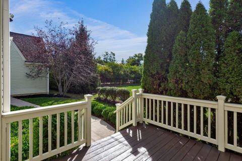 Tiny photo for 5818 Crescent Court, Worthington, OH 43085 (MLS # 225036953)
