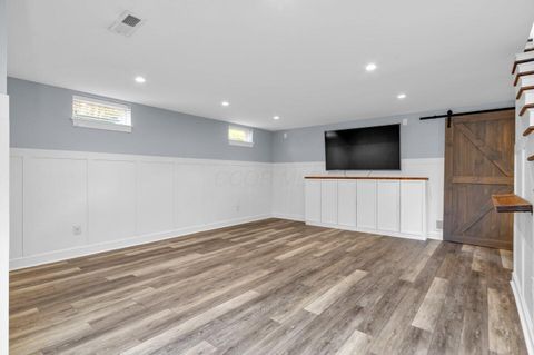 Tiny photo for 5818 Crescent Court, Worthington, OH 43085 (MLS # 225036953)