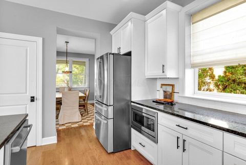 Tiny photo for 5818 Crescent Court, Worthington, OH 43085 (MLS # 225036953)