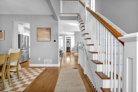 Tiny photo for 5818 Crescent Court, Worthington, OH 43085 (MLS # 225036953)