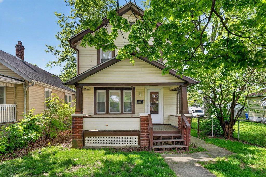 Photo of 1389 Genessee Avenue, Columbus, OH 43211 (MLS # 226017333)