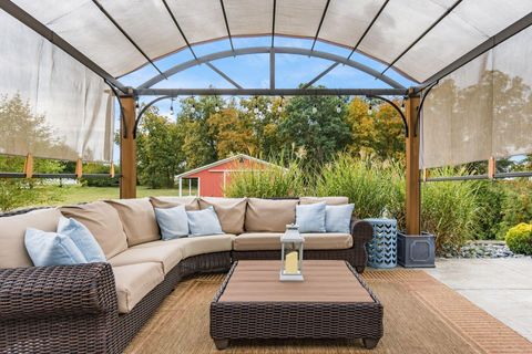 Tiny photo for 169 Chestnut Commons Drive, Commercial Point, OH 43116 (MLS # 225037180)