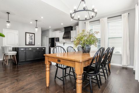 Tiny photo for 169 Chestnut Commons Drive, Commercial Point, OH 43116 (MLS # 225037180)