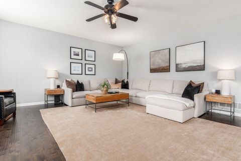 Tiny photo for 169 Chestnut Commons Drive, Commercial Point, OH 43116 (MLS # 225037180)