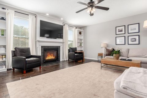 Tiny photo for 169 Chestnut Commons Drive, Commercial Point, OH 43116 (MLS # 225037180)