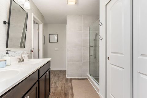 Tiny photo for 169 Chestnut Commons Drive, Commercial Point, OH 43116 (MLS # 225037180)