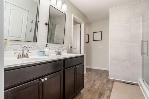 Tiny photo for 169 Chestnut Commons Drive, Commercial Point, OH 43116 (MLS # 225037180)