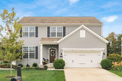 Photo of 169 Chestnut Commons Drive, Commercial Point, OH 43116 (MLS # 225037180)