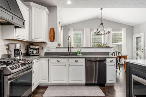 Tiny photo for 169 Chestnut Commons Drive, Commercial Point, OH 43116 (MLS # 225037180)