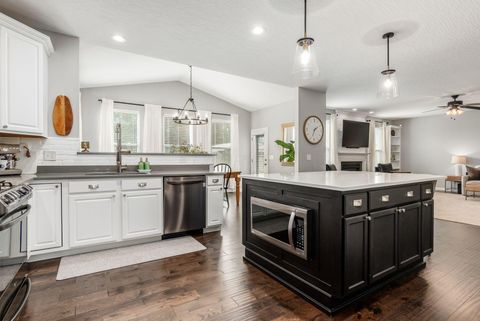 Tiny photo for 169 Chestnut Commons Drive, Commercial Point, OH 43116 (MLS # 225037180)