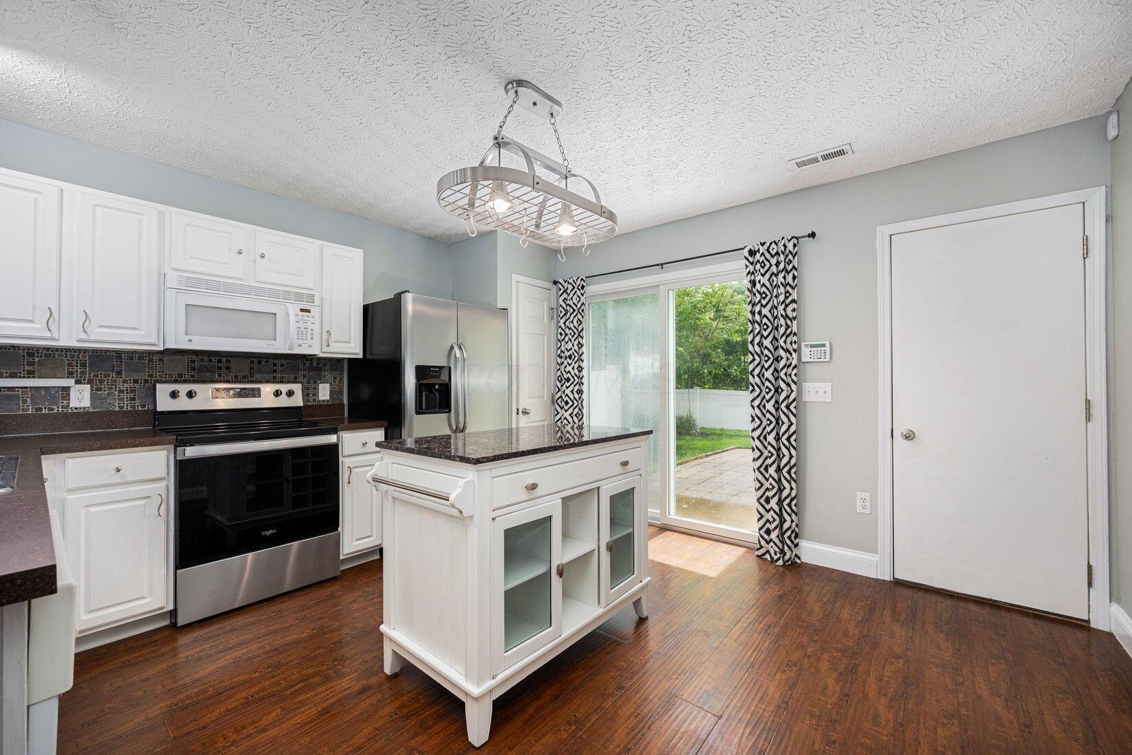 6127 Eden Valley Drive, Westerville, Ohio image 17