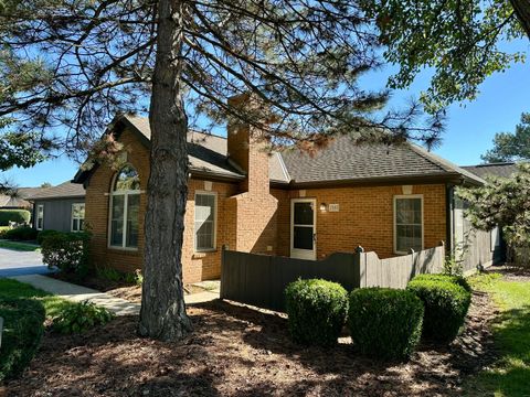 Photo of 2585 Trottersway Drive, Columbus, OH 43235 (MLS # 225038928)
