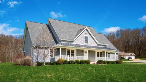 Photo of 2435 Freedom Lane, Zanesville, OH 43701 (MLS # 226009573)