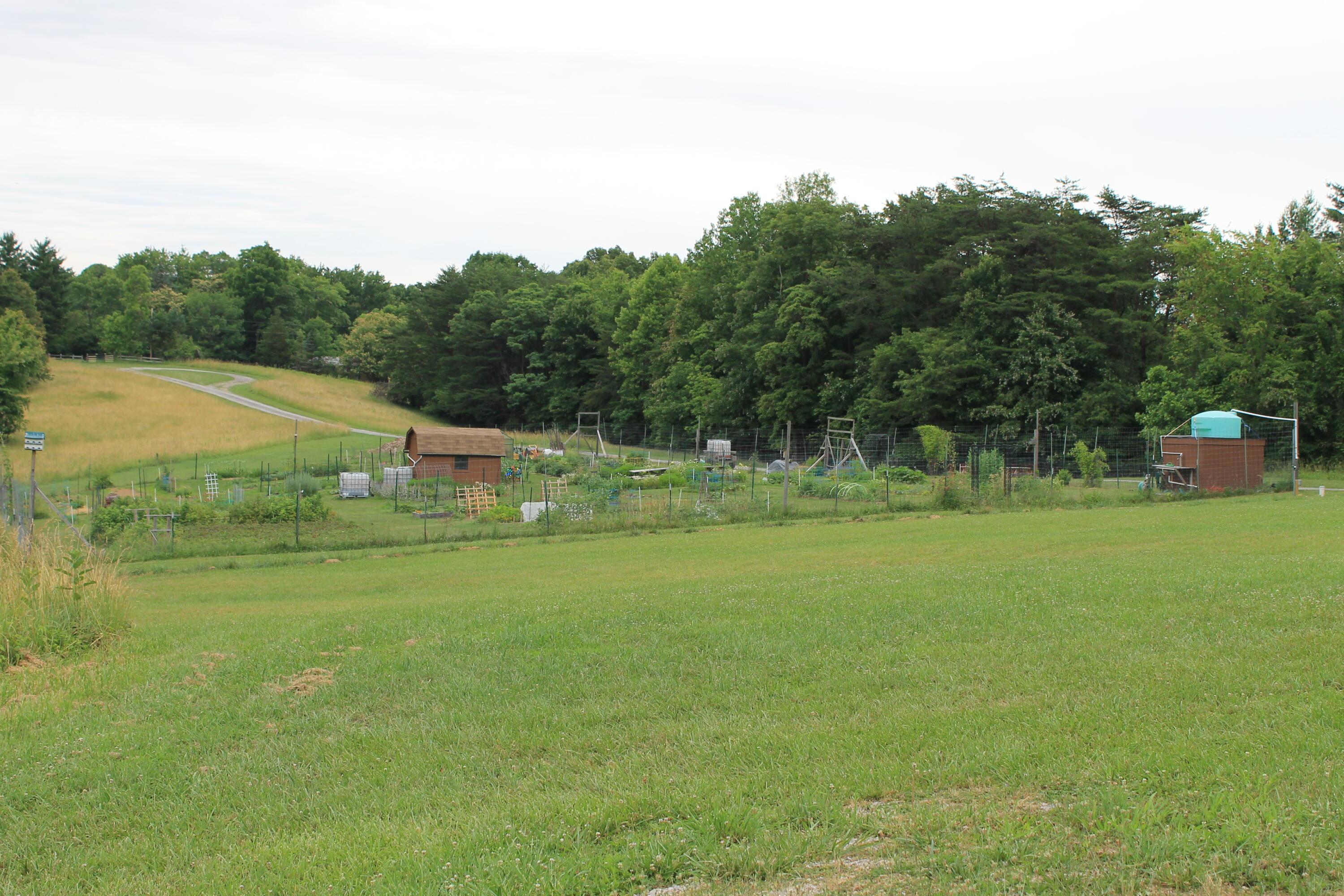 408 Mohican Lane, Sugar Grove, Ohio image 19
