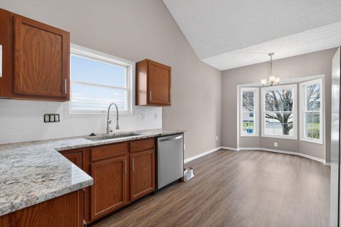 Tiny photo for 1175 Onaway Court, Columbus, OH 43228 (MLS # 225044693)