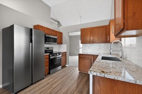 Tiny photo for 1175 Onaway Court, Columbus, OH 43228 (MLS # 225044693)