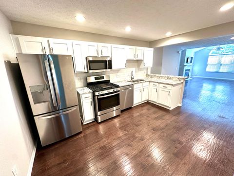Tiny photo for 4636 Collingville Way 22 #22, Columbus, OH 43230 (MLS # 225036736)