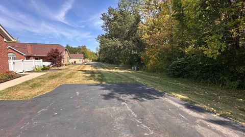 Tiny photo for 4636 Collingville Way 22 #22, Columbus, OH 43230 (MLS # 225036736)