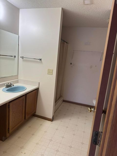 Tiny photo for 1174 Creekview Court 9-1174 #9-1174, Lancaster, OH 43130 (MLS # 226002801)