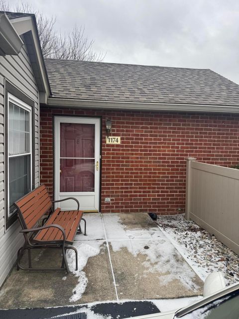 Tiny photo for 1174 Creekview Court 9-1174 #9-1174, Lancaster, OH 43130 (MLS # 226002801)