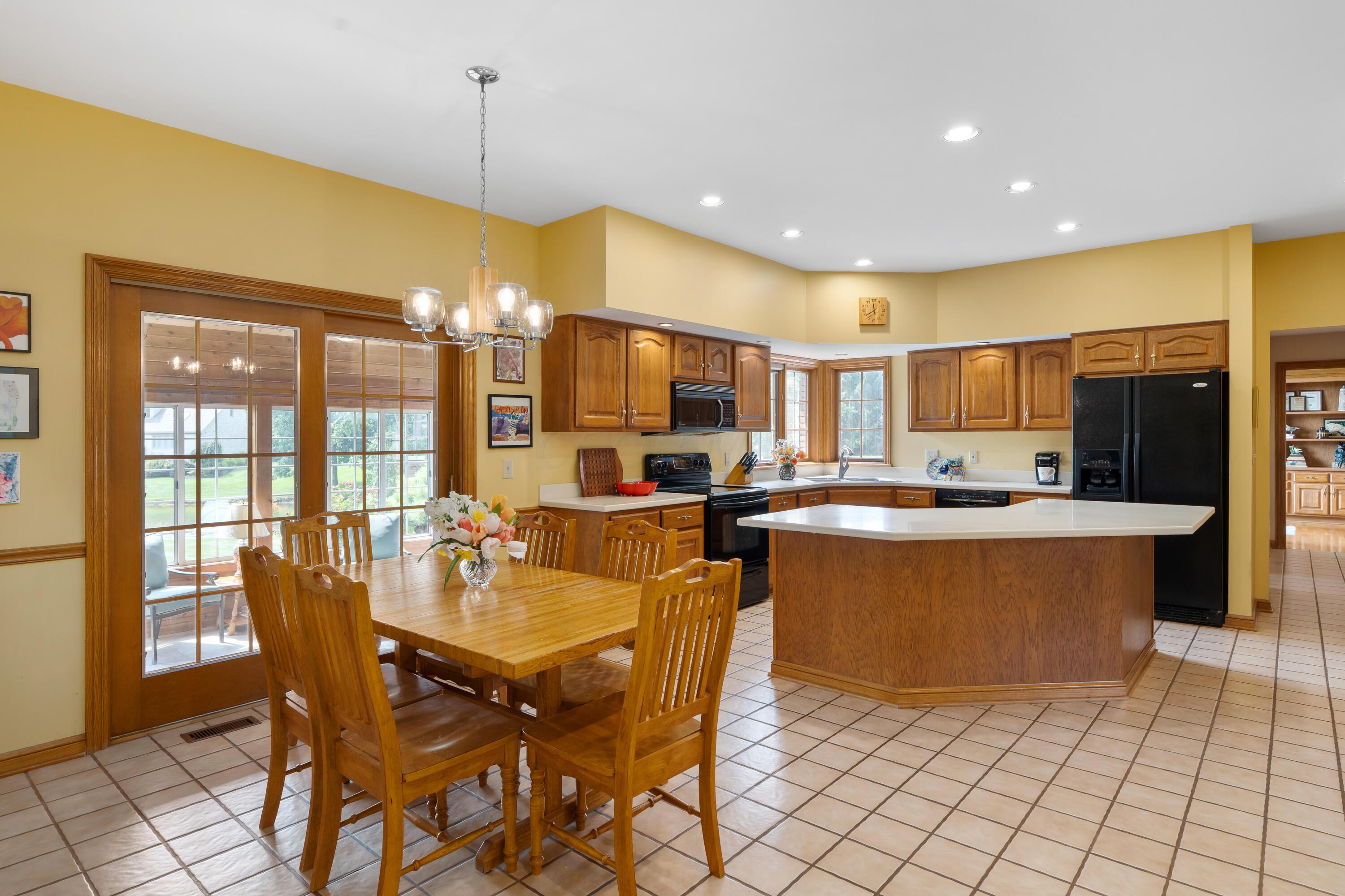 Powell, Ohio 43065, United States, 3 Bedrooms Bedrooms, ,3 BathroomsBathrooms,Residential,Active,178455