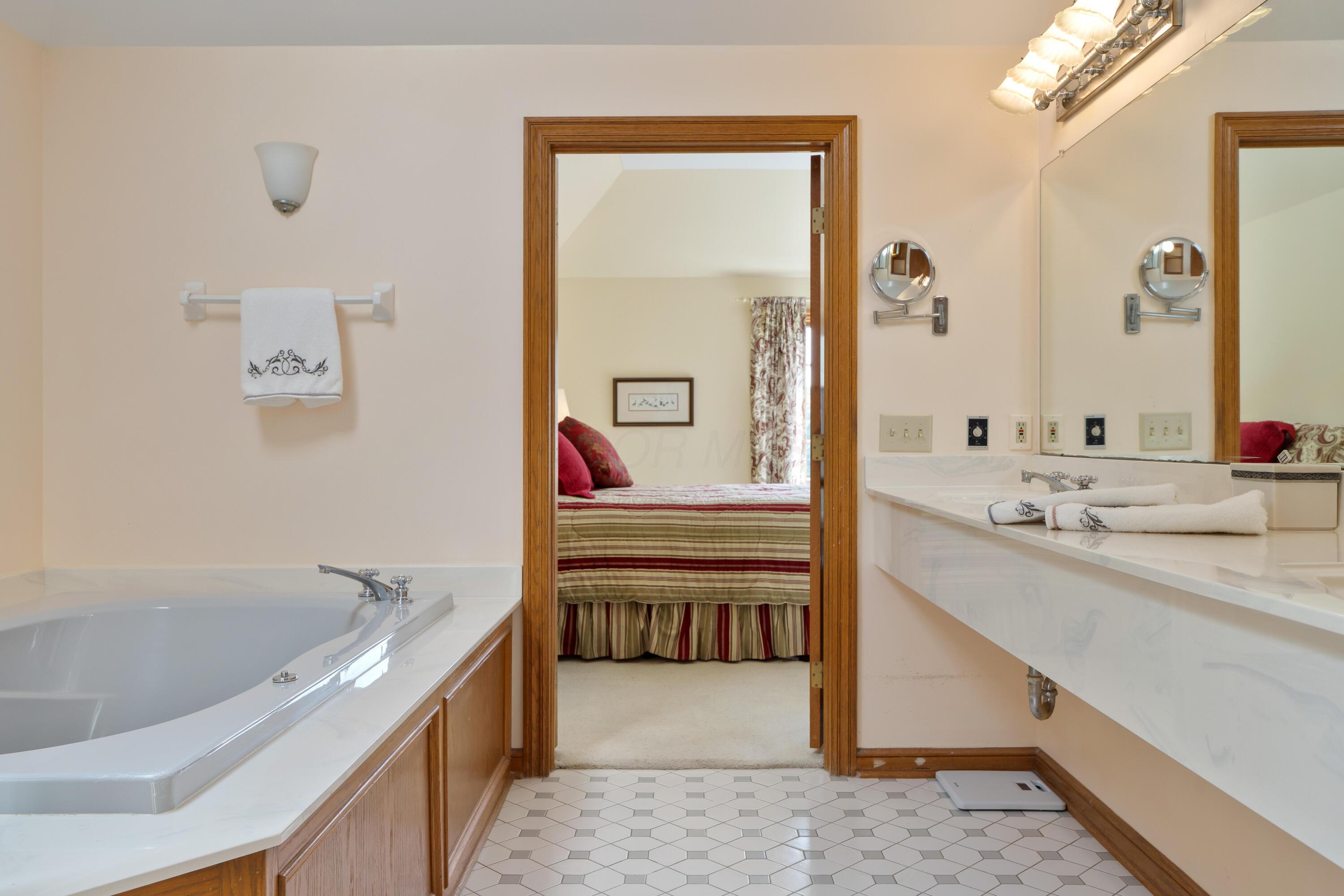 Powell, Ohio 43065, United States, 3 Bedrooms Bedrooms, ,3 BathroomsBathrooms,Residential,Active,178455