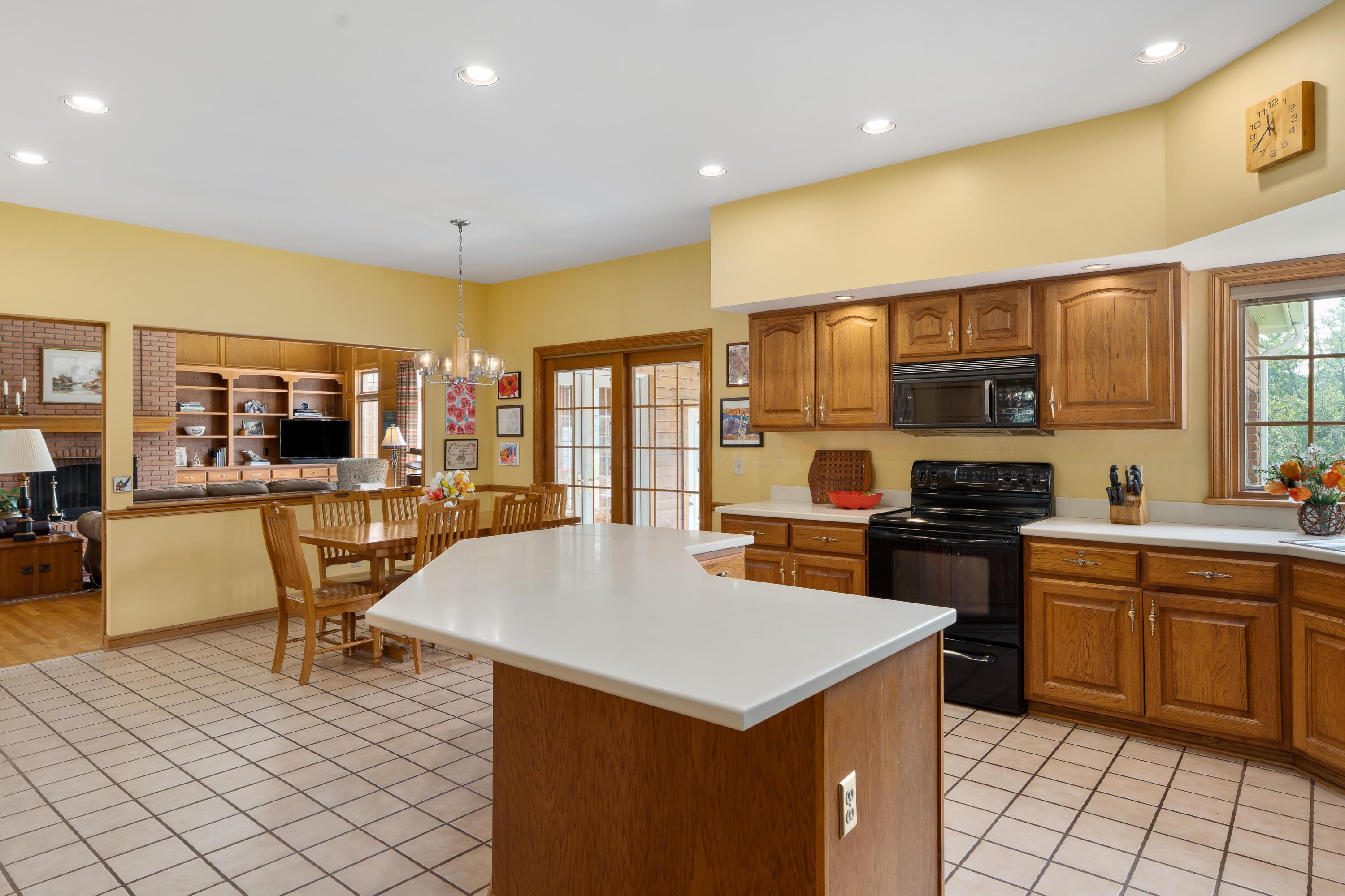 Powell, Ohio 43065, United States, 3 Bedrooms Bedrooms, ,3 BathroomsBathrooms,Residential,Active,178455