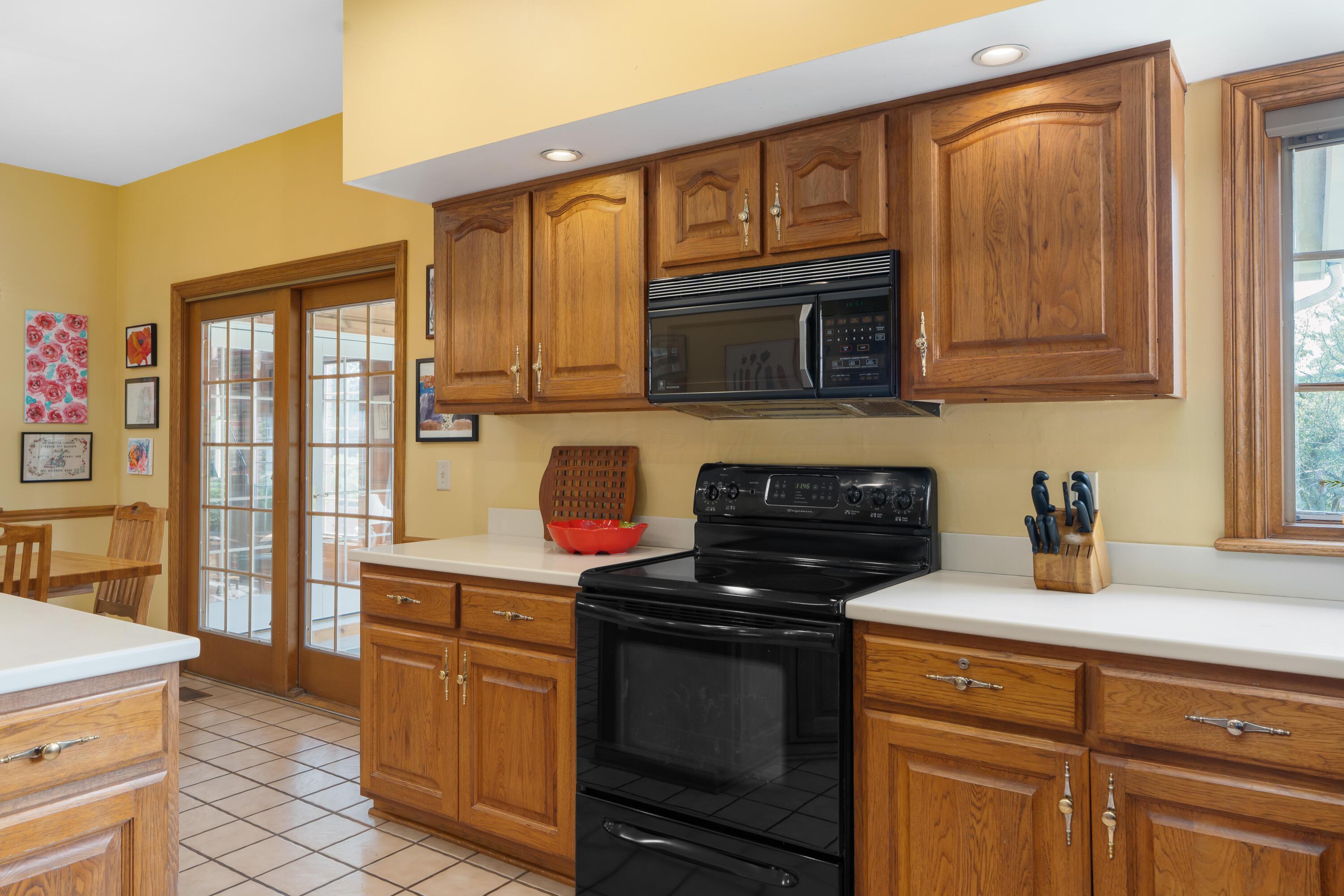 Powell, Ohio 43065, United States, 3 Bedrooms Bedrooms, ,3 BathroomsBathrooms,Residential,Active,178455