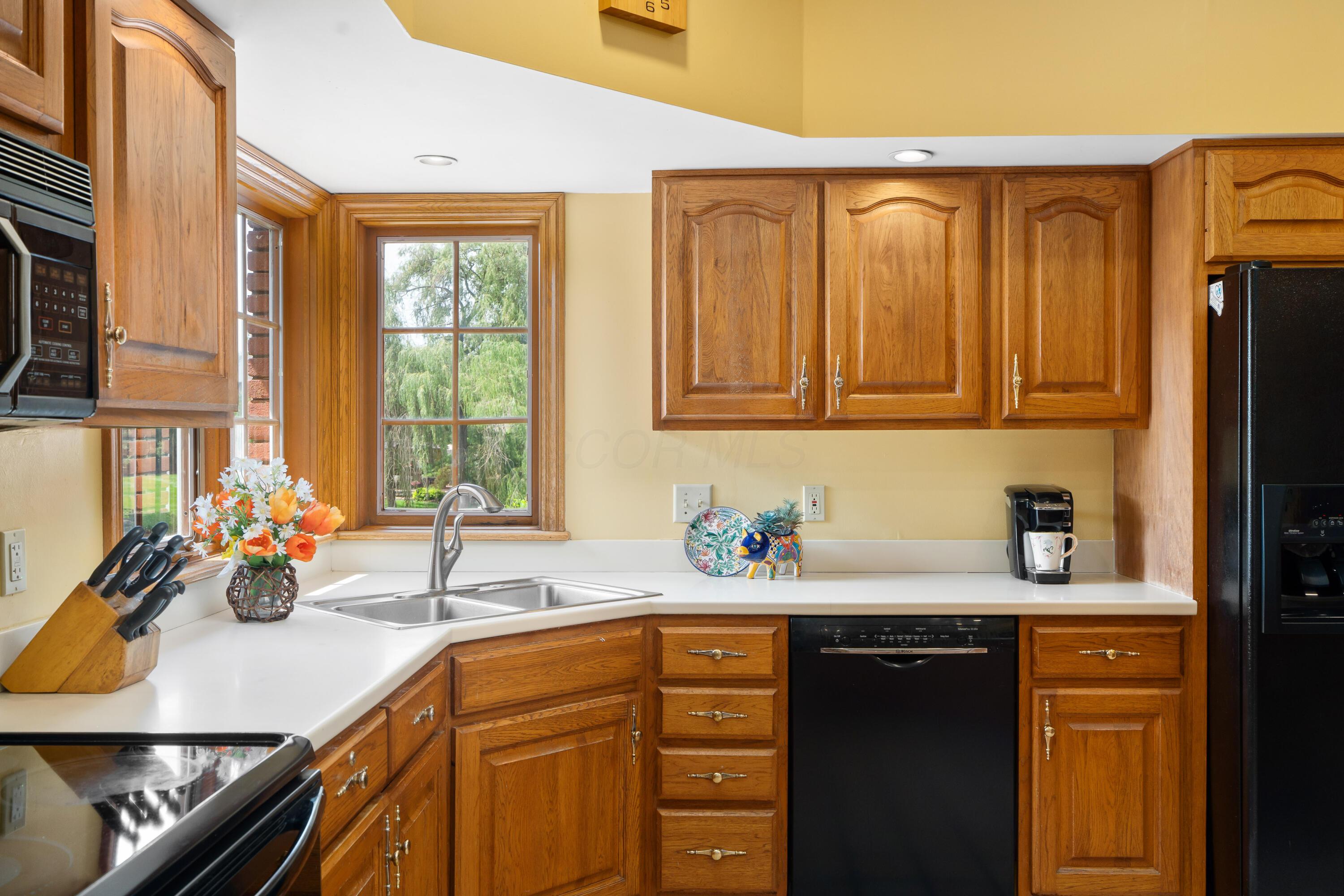 Powell, Ohio 43065, United States, 3 Bedrooms Bedrooms, ,3 BathroomsBathrooms,Residential,Active,178455