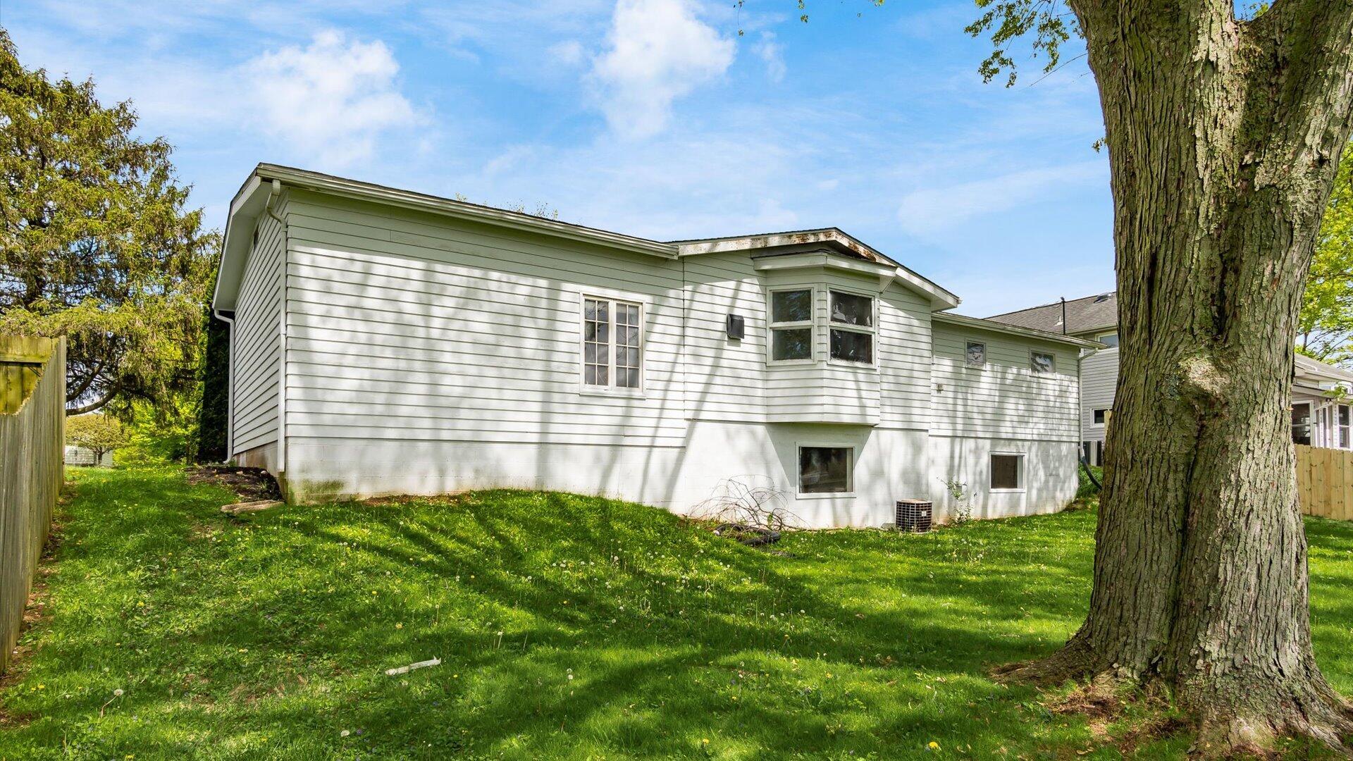 255 S Preston Street, Centerburg, Ohio image 32