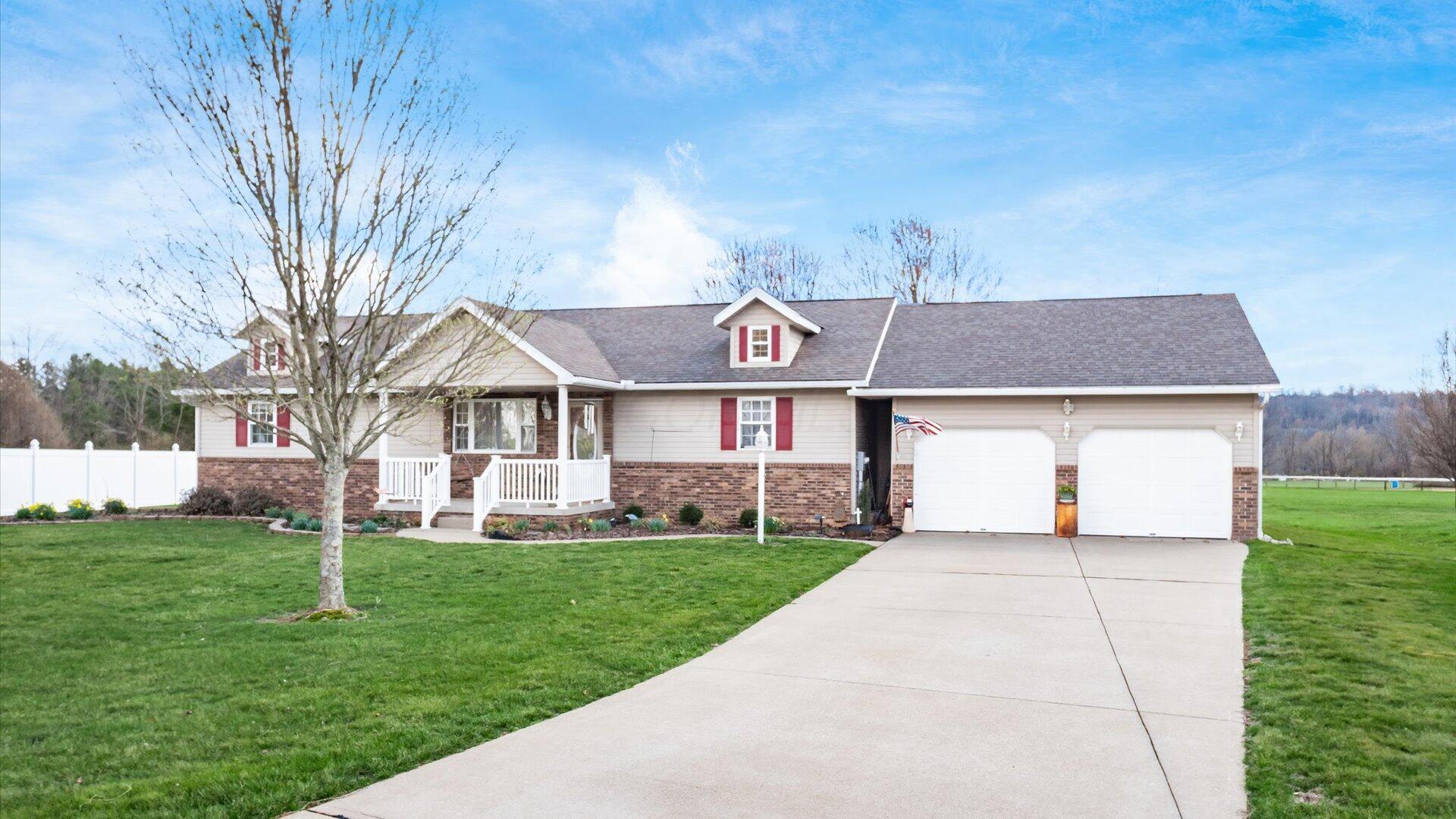 2945 Hidden Mound Drive, Zanesville, Ohio image 2
