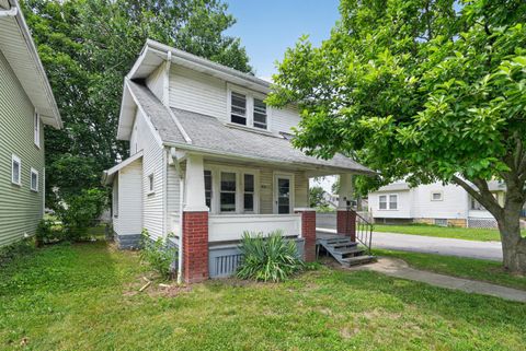 Photo of 415 S Richardson Avenue, Columbus, OH 43204 (MLS # 226021611)