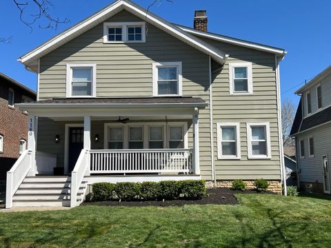 Photo of 1160 Grandview, Columbus, OH 43212 (MLS # 226012105)