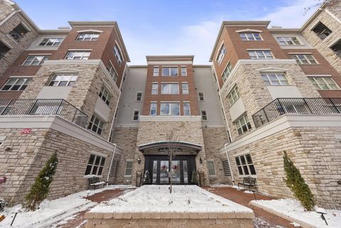 Photo of 3175 Tremont Road 313 #313, Columbus, OH 43221 (MLS # 225045720)