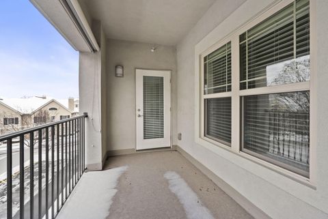 Tiny photo for 3175 Tremont Road 313 #313, Columbus, OH 43221 (MLS # 225045720)