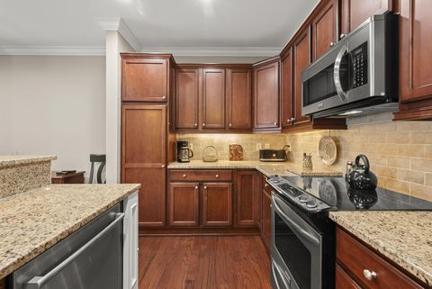 Tiny photo for 3175 Tremont Road 313 #313, Columbus, OH 43221 (MLS # 225045720)