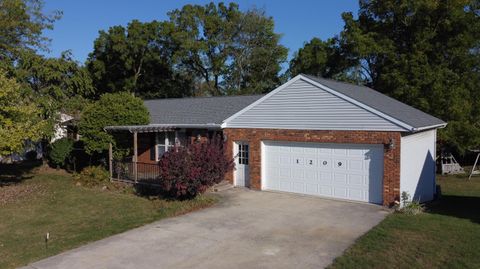 Photo of 1209 Firethorn Drive, Bellefontaine, OH 43311 (MLS # 225037721)