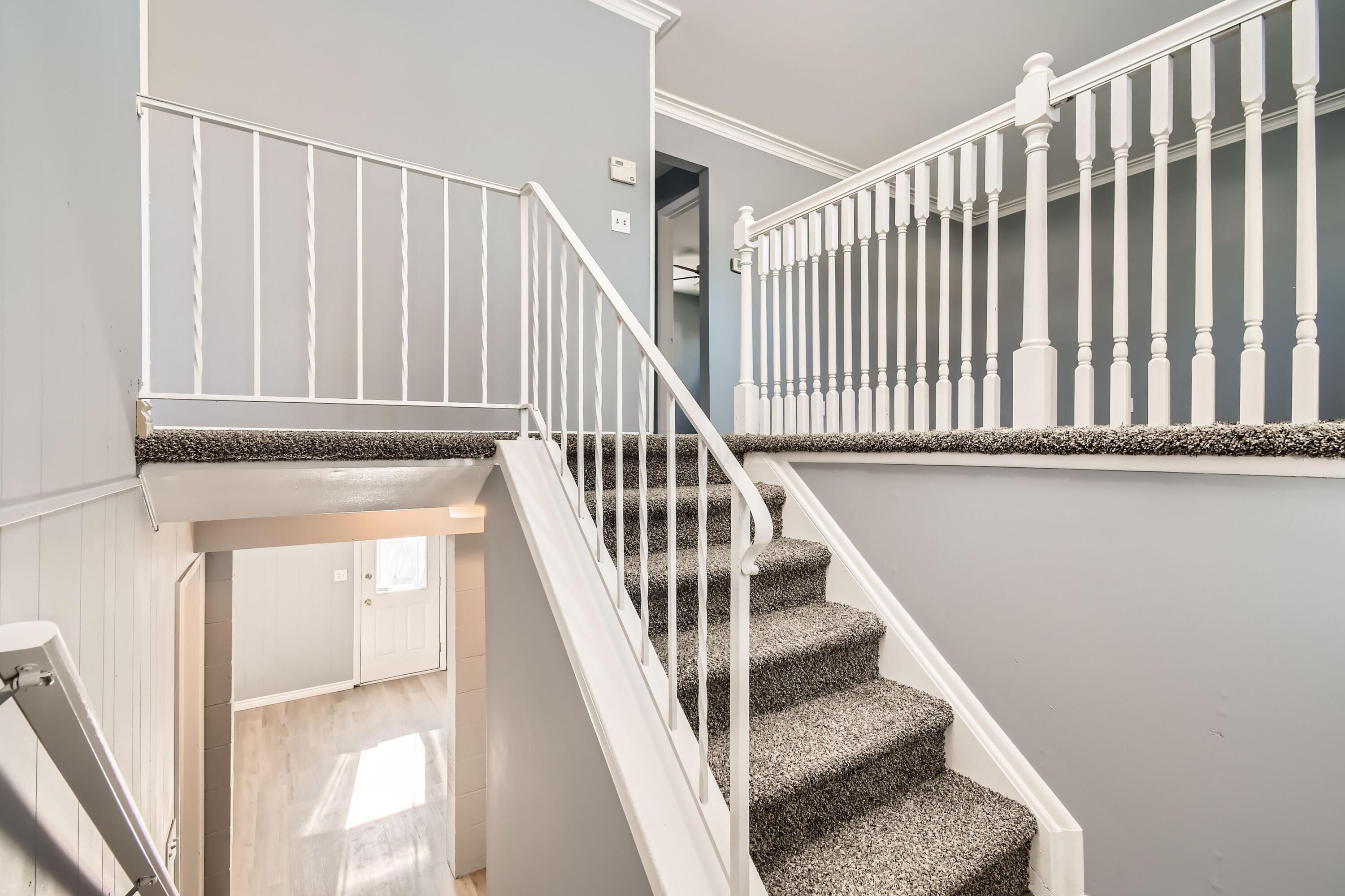 1074 Hunt Valley Drive, Reynoldsburg, Ohio image 3