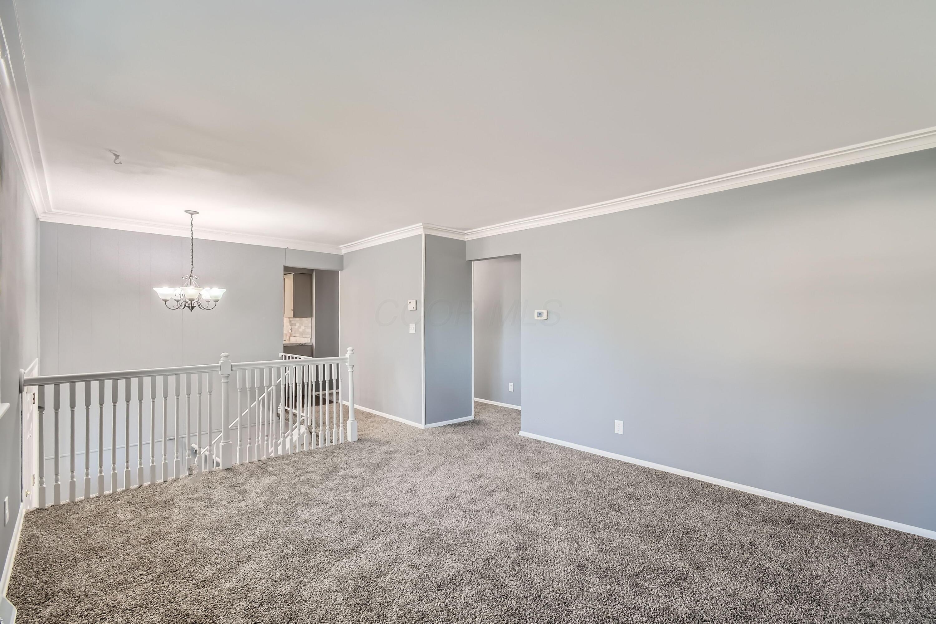 1074 Hunt Valley Drive, Reynoldsburg, Ohio image 8