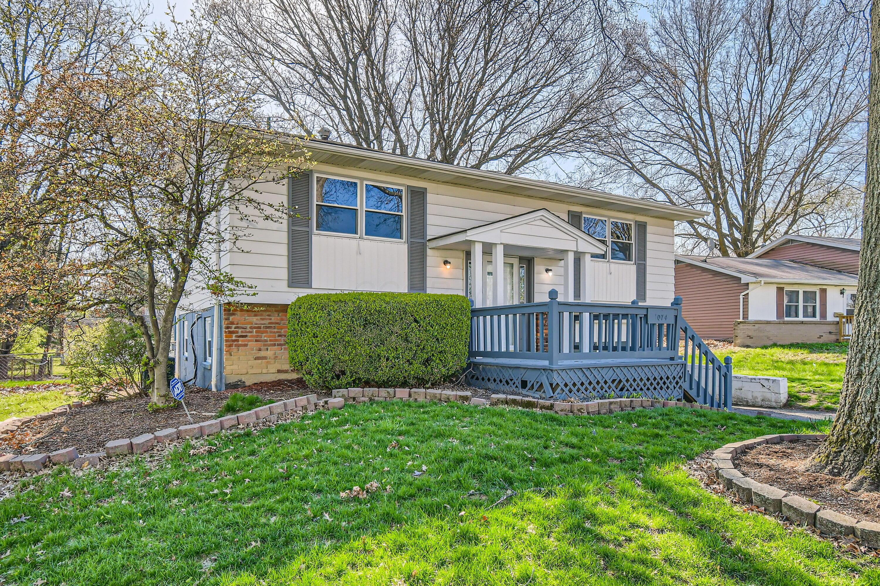 1074 Hunt Valley Drive, Reynoldsburg, Ohio image 1