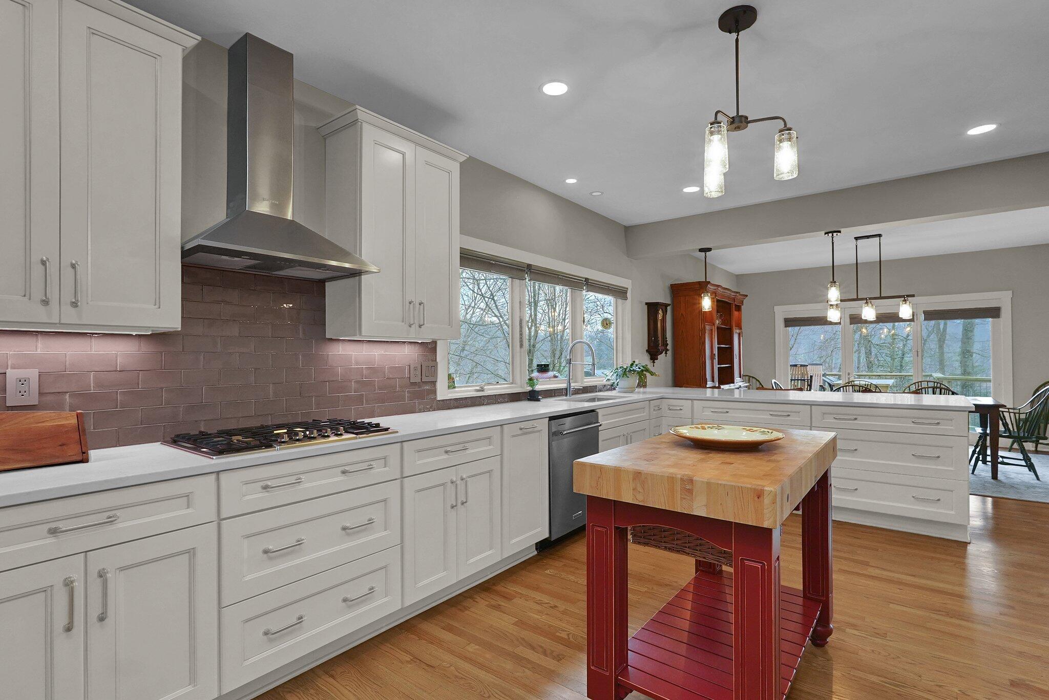 228 Pinehurst Drive, Granville, Ohio image 14