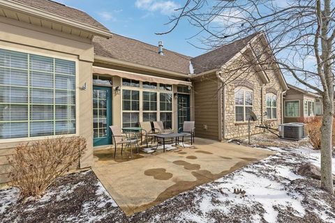 Tiny photo for 310 Stoneshire Loop, Pataskala, OH 43062 (MLS # 226000041)