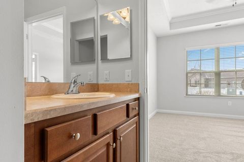 Tiny photo for 310 Stoneshire Loop, Pataskala, OH 43062 (MLS # 226000041)