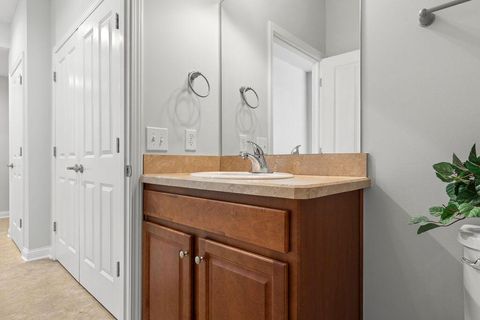 Tiny photo for 310 Stoneshire Loop, Pataskala, OH 43062 (MLS # 226000041)