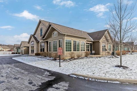 Tiny photo for 310 Stoneshire Loop, Pataskala, OH 43062 (MLS # 226000041)