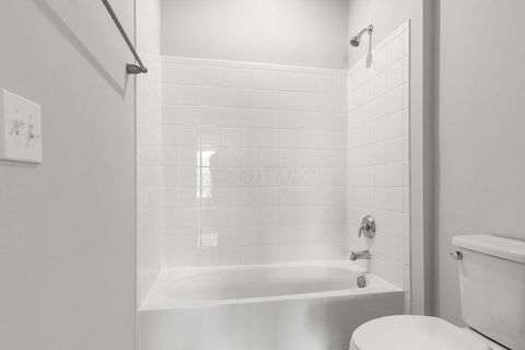 Tiny photo for 310 Stoneshire Loop, Pataskala, OH 43062 (MLS # 226000041)